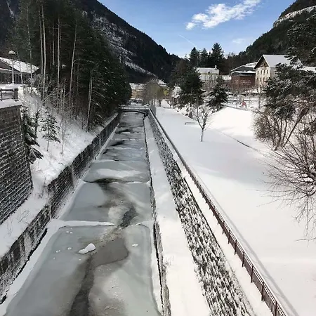 アパート De Montana 